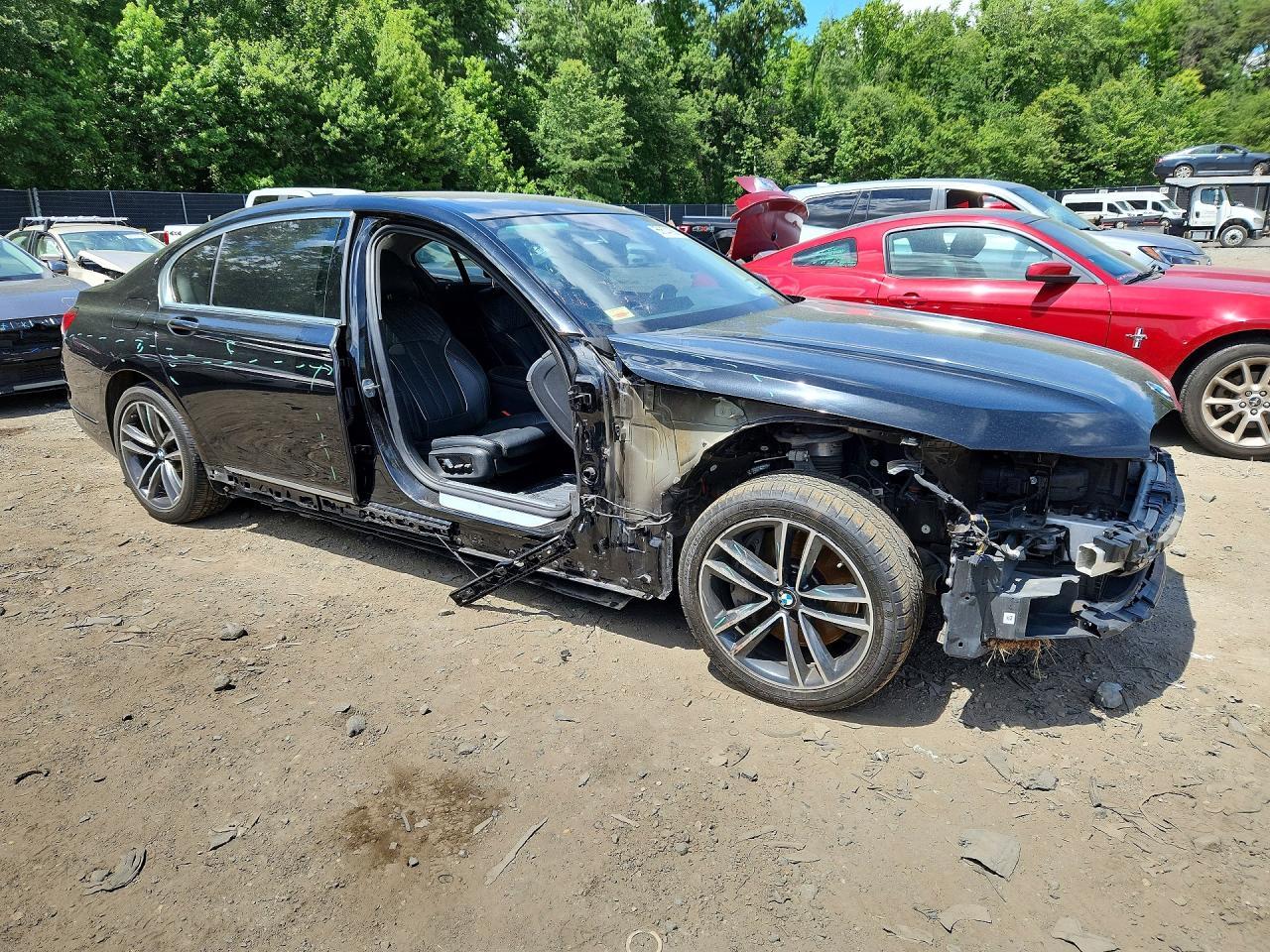2020 BMW 750 Xi - zdjęcie 4