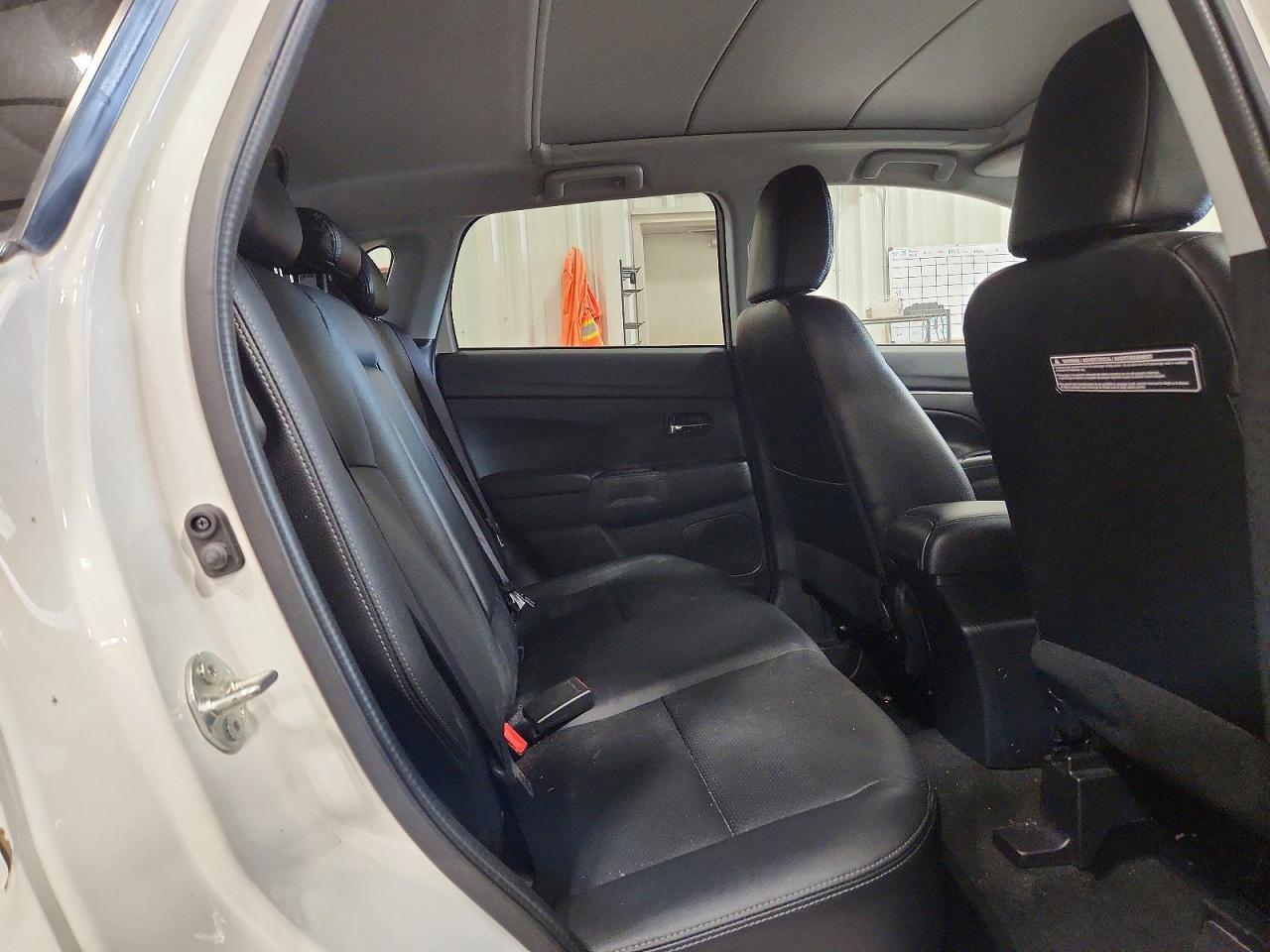 2017 Mitsubishi Outlander Sport Sel - zdjęcie 11