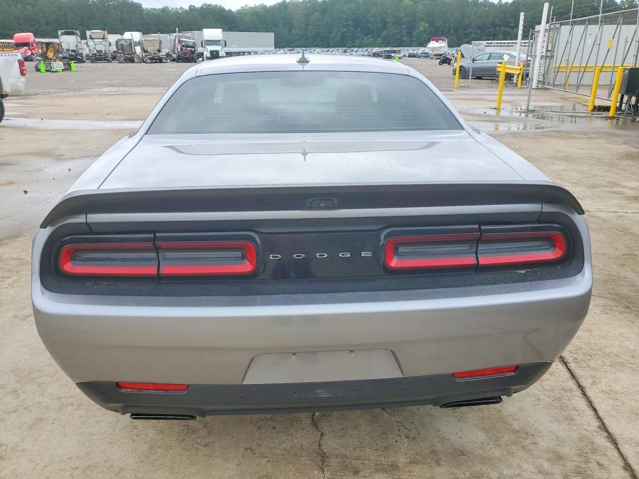 2016 Dodge Challenger Srt Hellcat - zdjęcie 6