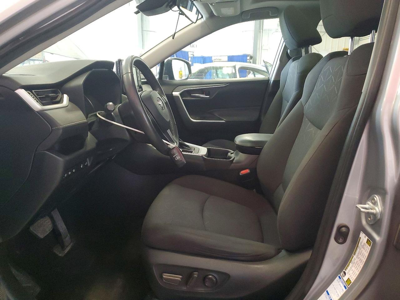 2021 Toyota Rav4 Xle - zdjęcie 7