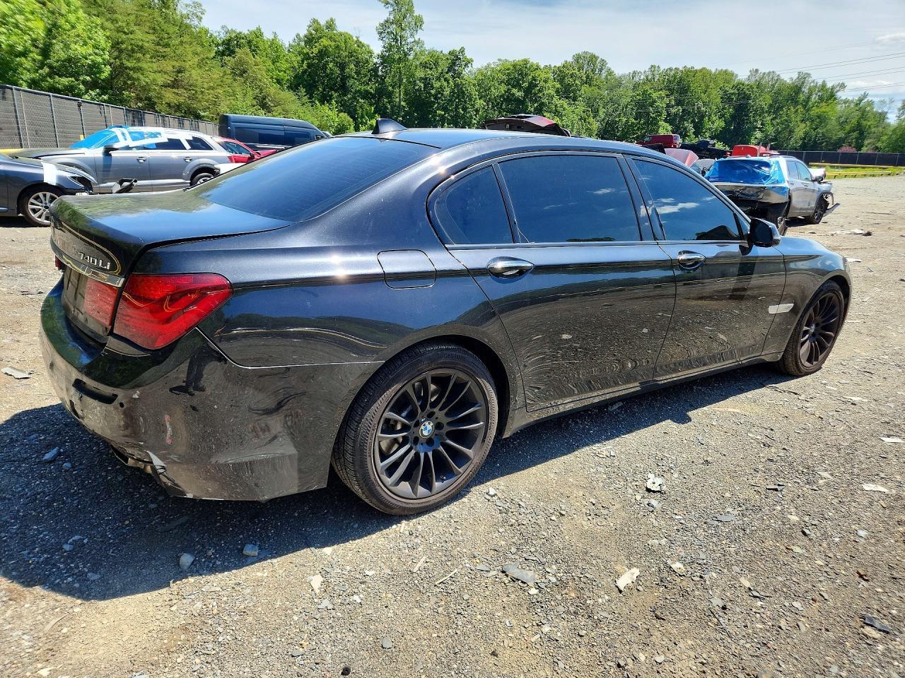 2015 BMW Seria 7 740Li - zdjęcie 3
