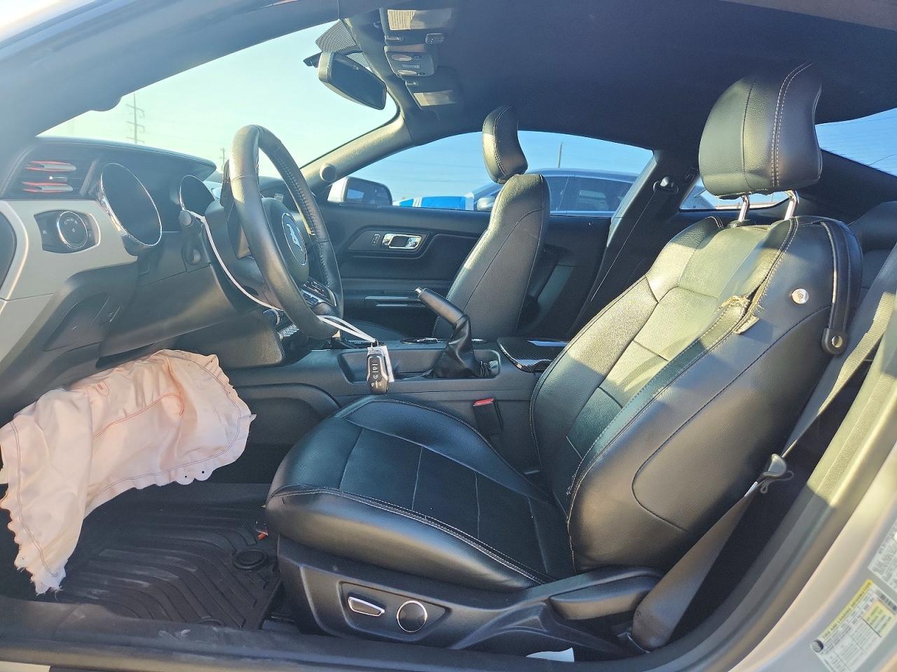 2017 Ford Mustang - zdjęcie 7