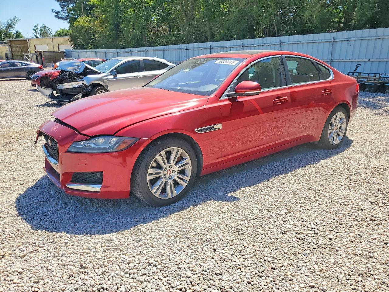 2017 Jaguar Xf Premium - zdjęcie główne
