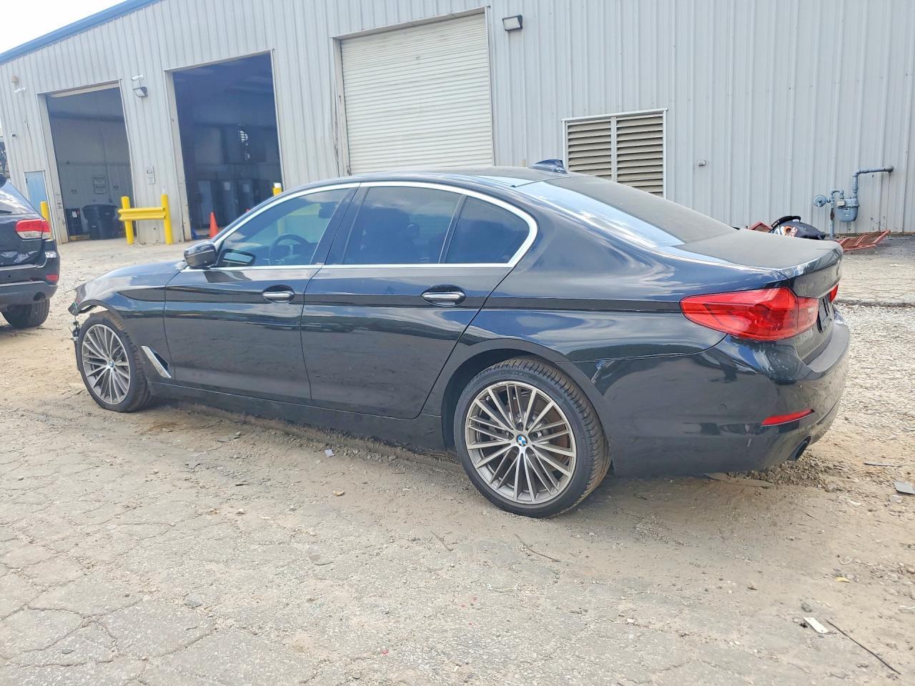 2018 BMW 530 I - zdjęcie 2