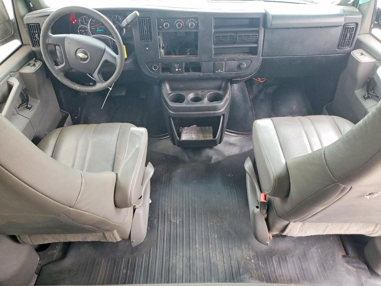 2018 Chevrolet Express G2500 Ls - zdjęcie 8