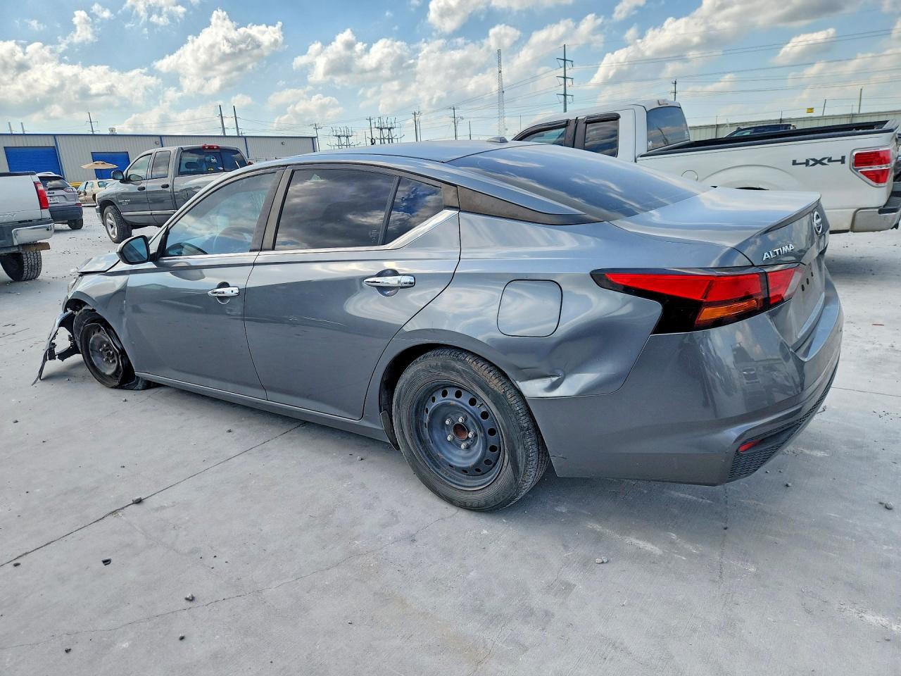 2019 Nissan Altima S - zdjęcie 2