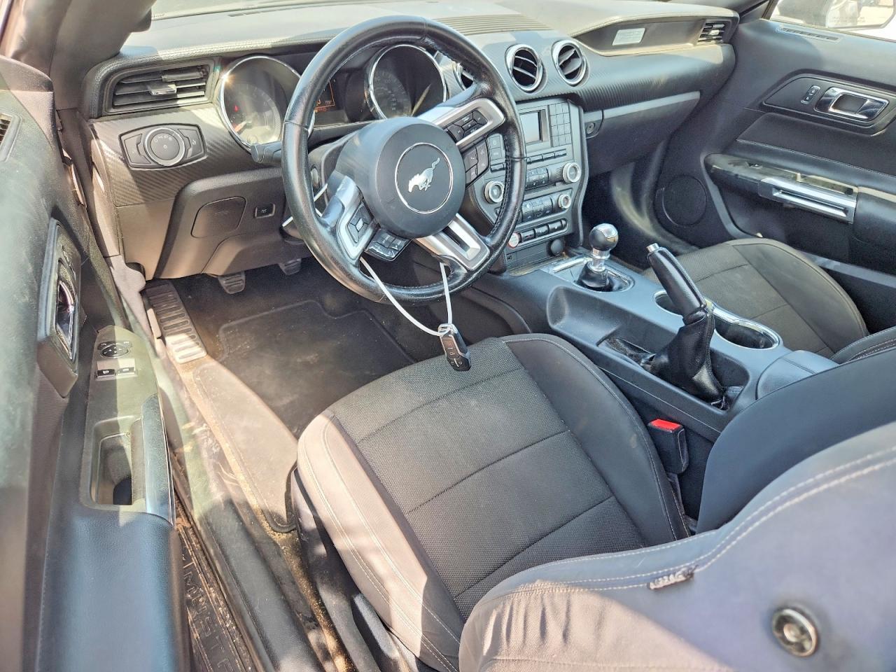 2016 Ford Mustang - zdjęcie 8