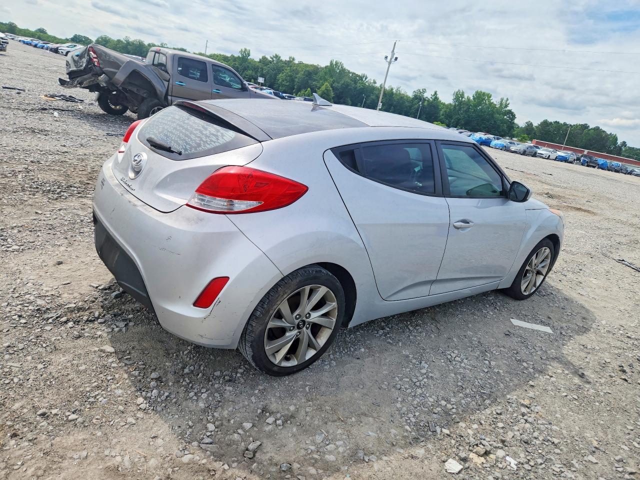 2016 Hyundai Veloster Base - zdjęcie 3
