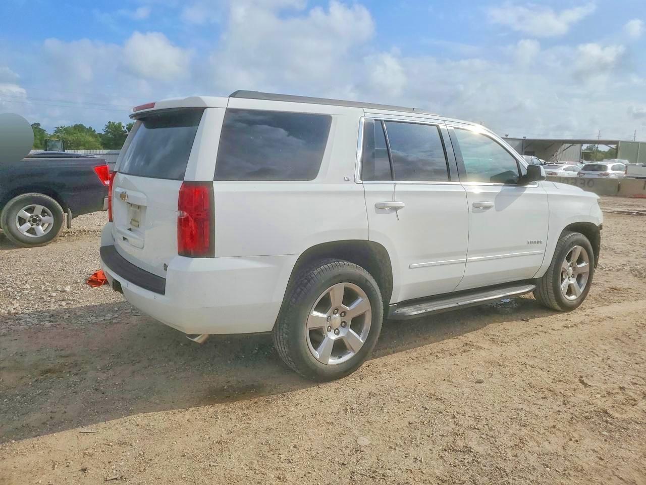 2018 Chevrolet Tahoe C1500 Lt - zdjęcie 3