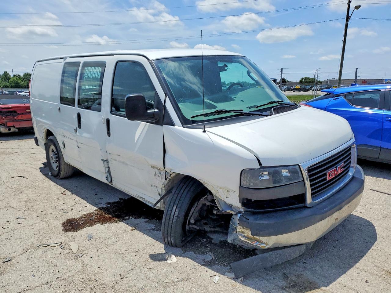 2017 GMC Savana G2500 - zdjęcie 4