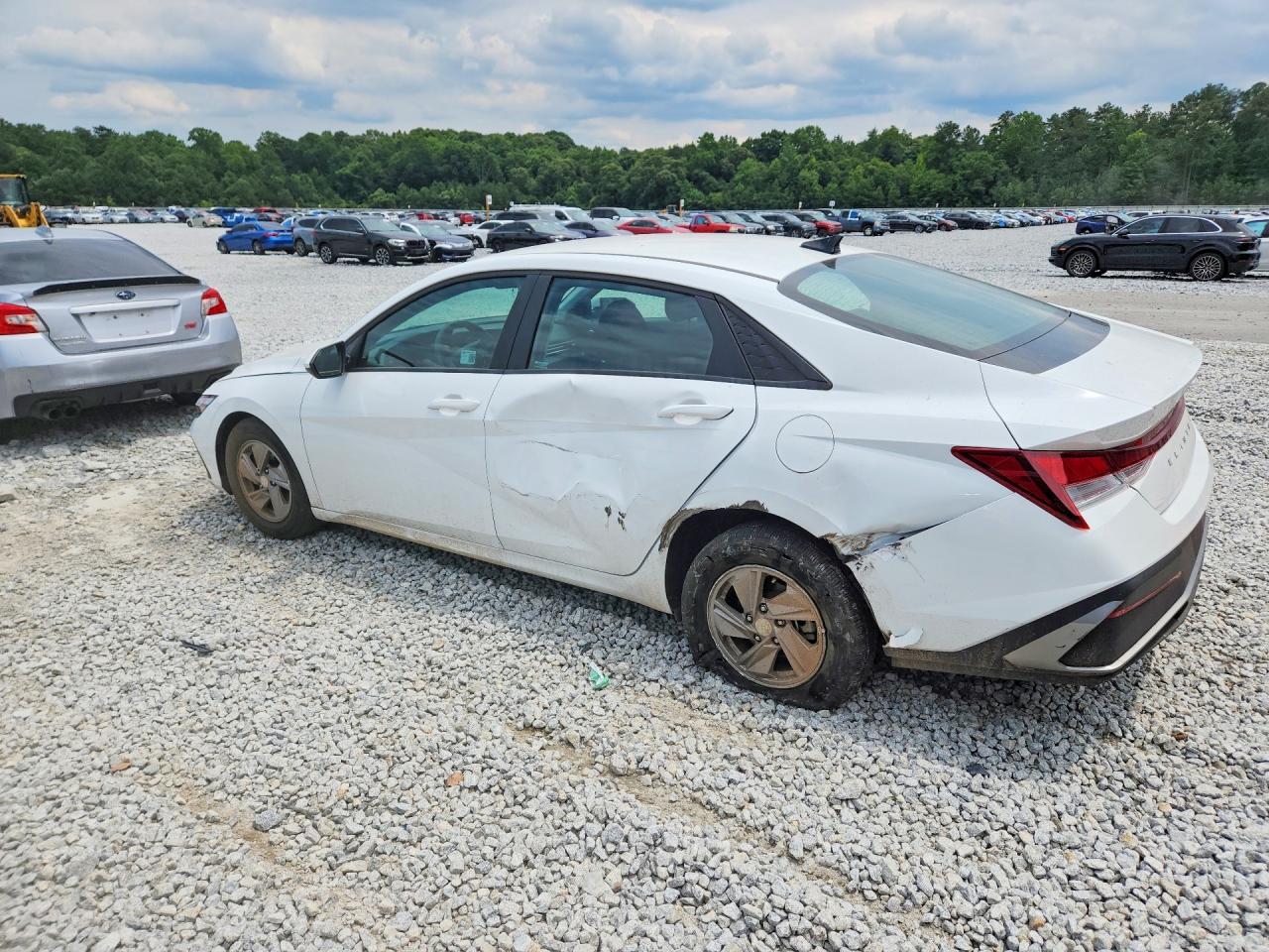 2025 Hyundai Elantra Se - zdjęcie 2