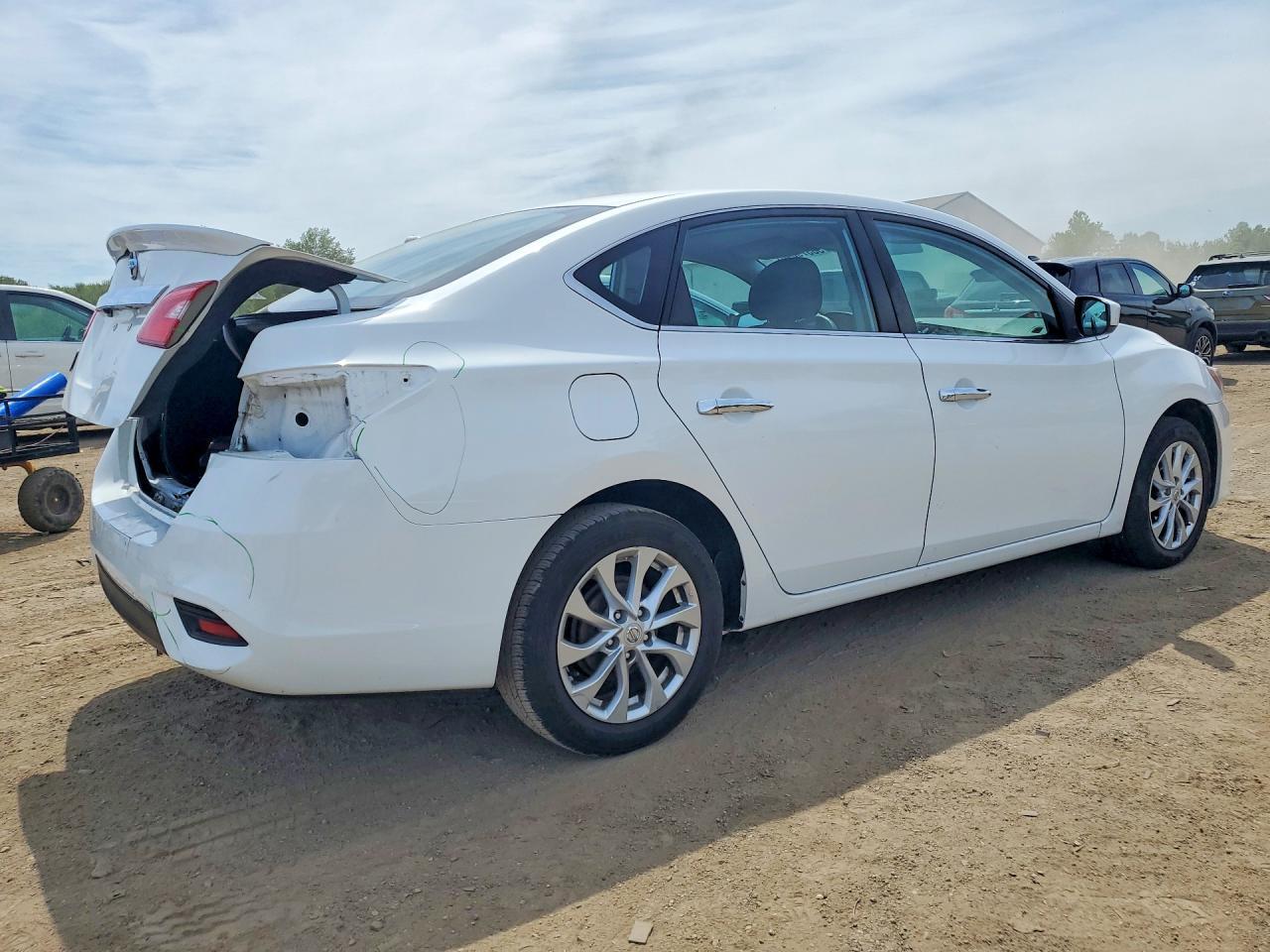 2018 Nissan Sentra S - zdjęcie 3