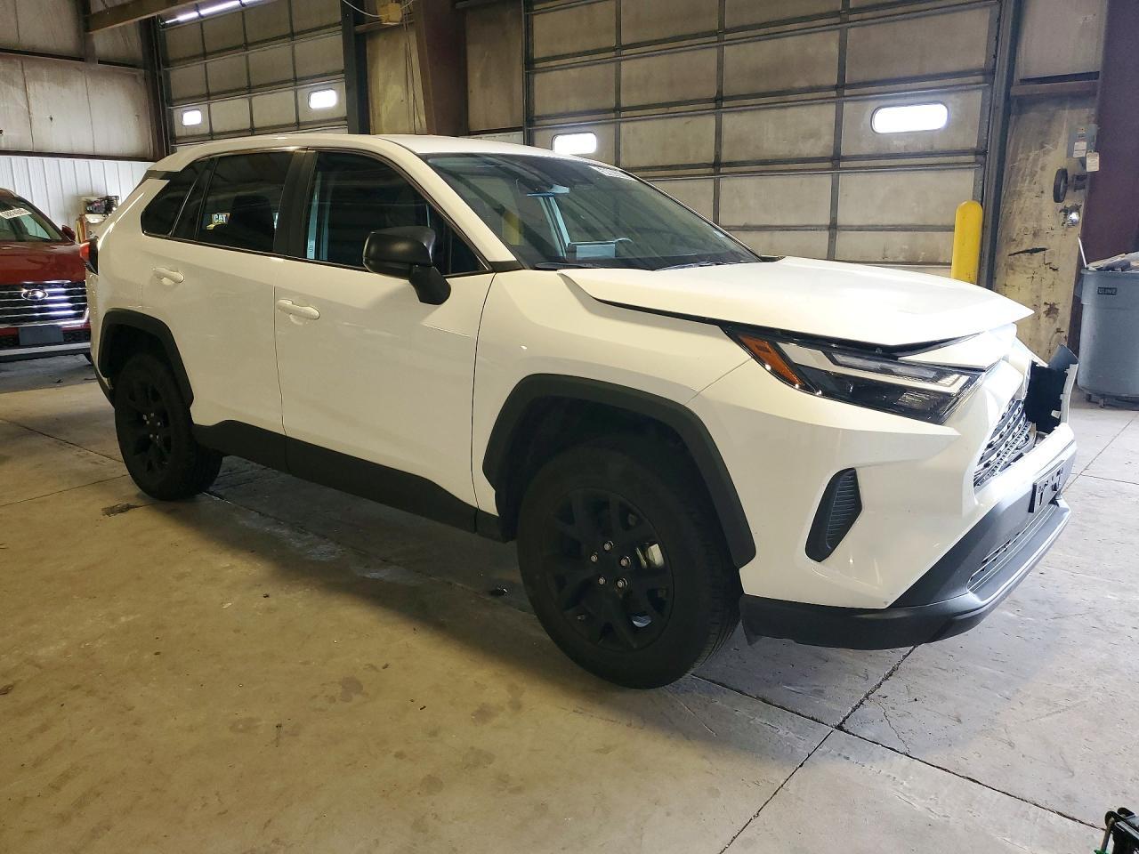 2025 Toyota Rav4 Le - zdjęcie 4