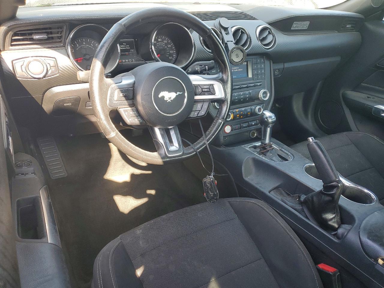 2016 Ford Mustang - zdjęcie 8