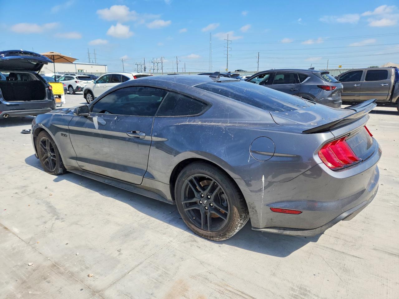 2022 Ford Mustang Gt - zdjęcie 2