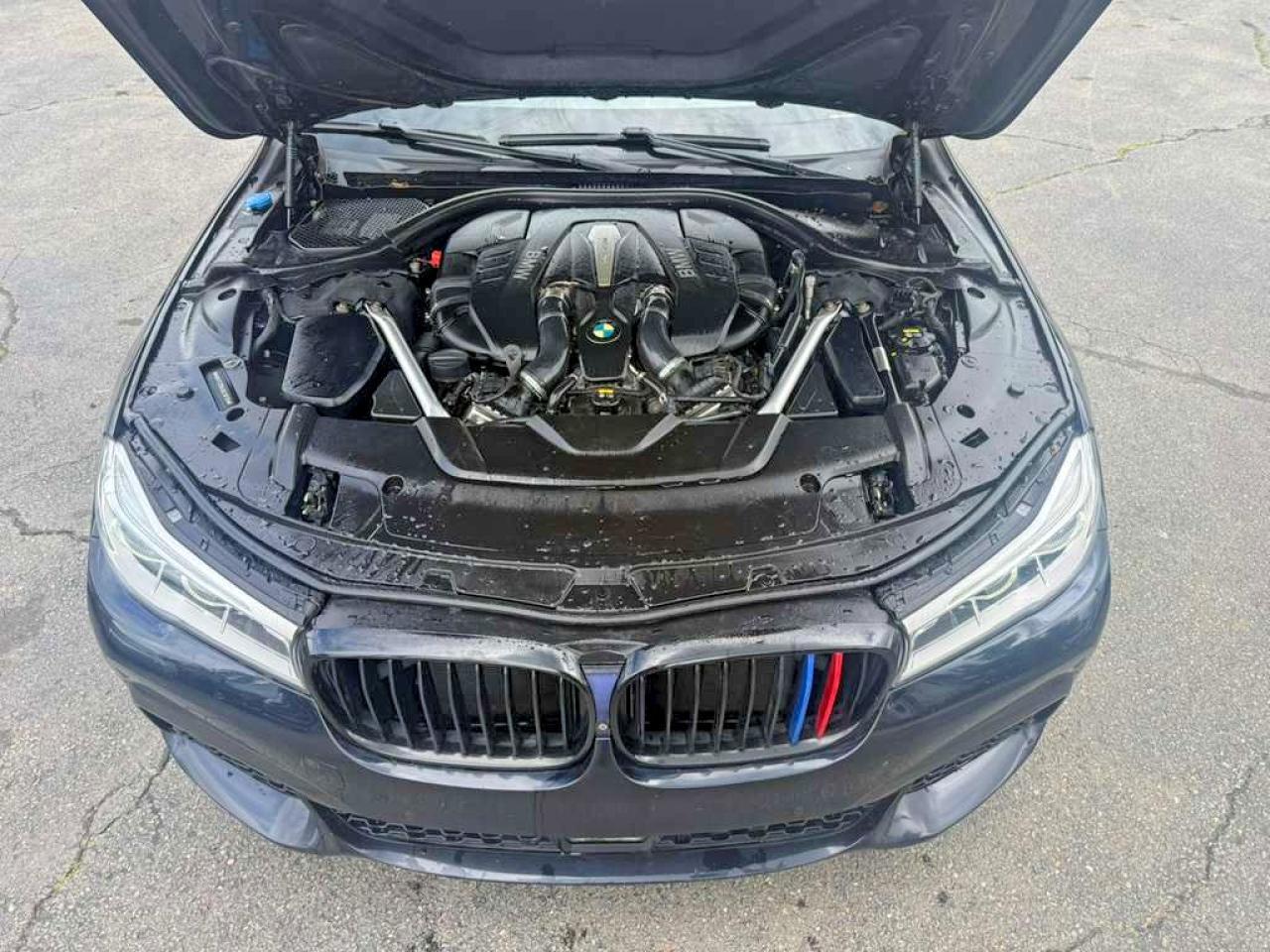 2018 BMW 750 Xi - zdjęcie 5