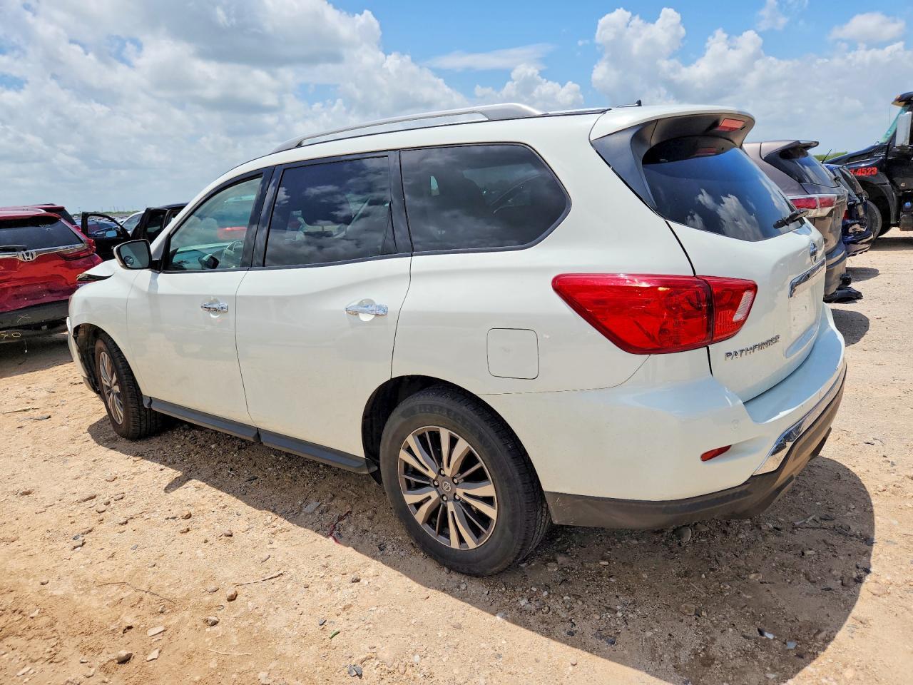 2018 Nissan Pathfinder Sv - zdjęcie 2