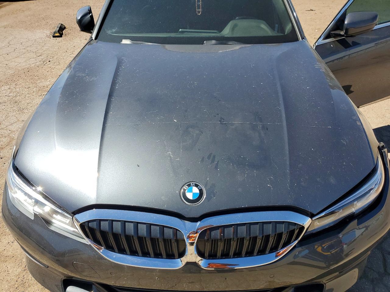 2020 BMW Seria 3 330i - zdjęcie 11
