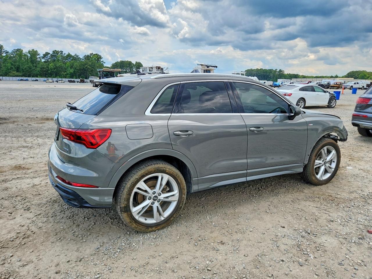 2021 Audi Q3 Premium S Line 45 - zdjęcie 3