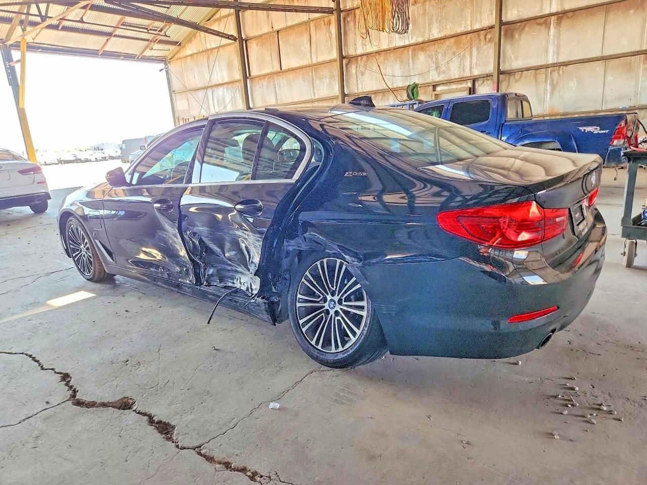2019 BMW 530E - zdjęcie 2