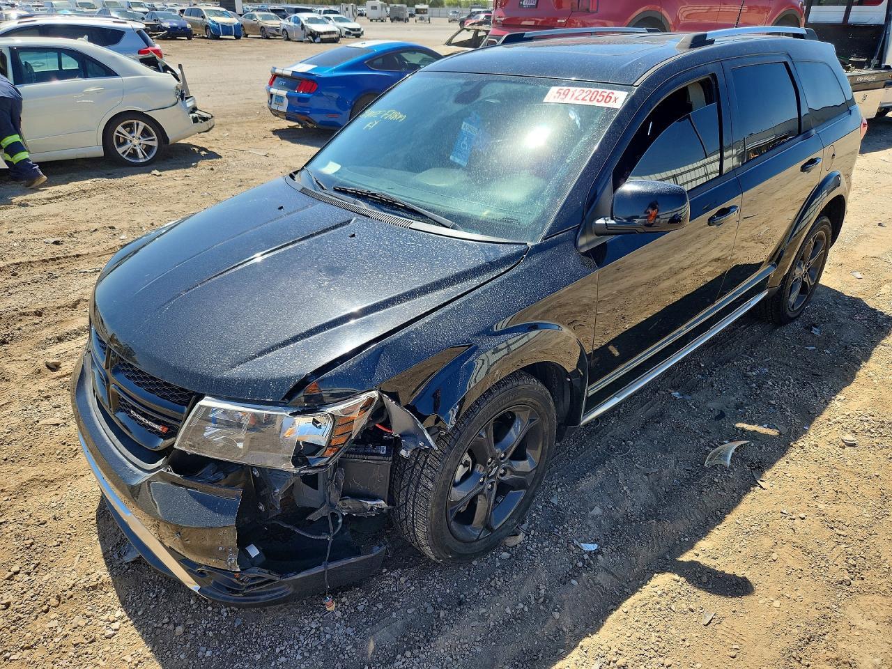 2020 Dodge Journey Crossroad - zdjęcie główne