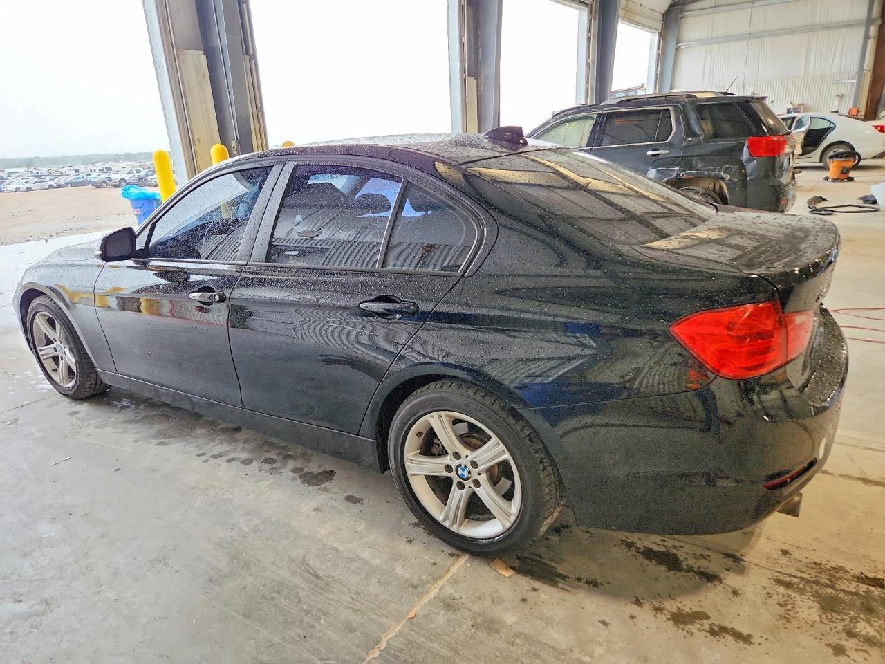 2014 BMW 320 I xDrive - zdjęcie 2