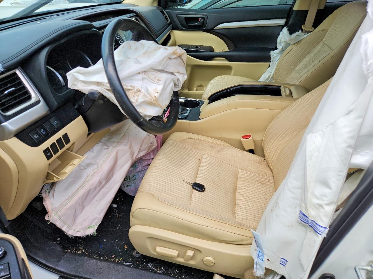 2019 Toyota Highlander Le Plus - zdjęcie 7