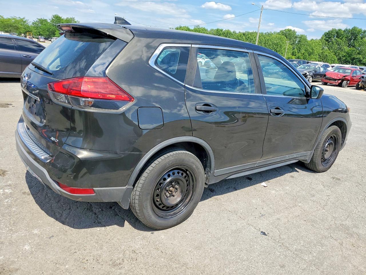 2017 Nissan Rogue S - zdjęcie 3