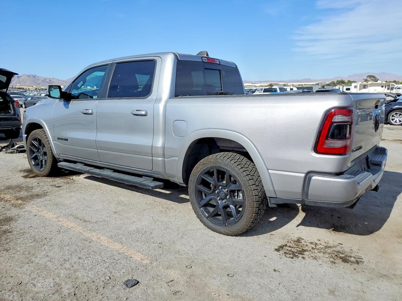 2020 Ram 1500 Laramie - zdjęcie 2