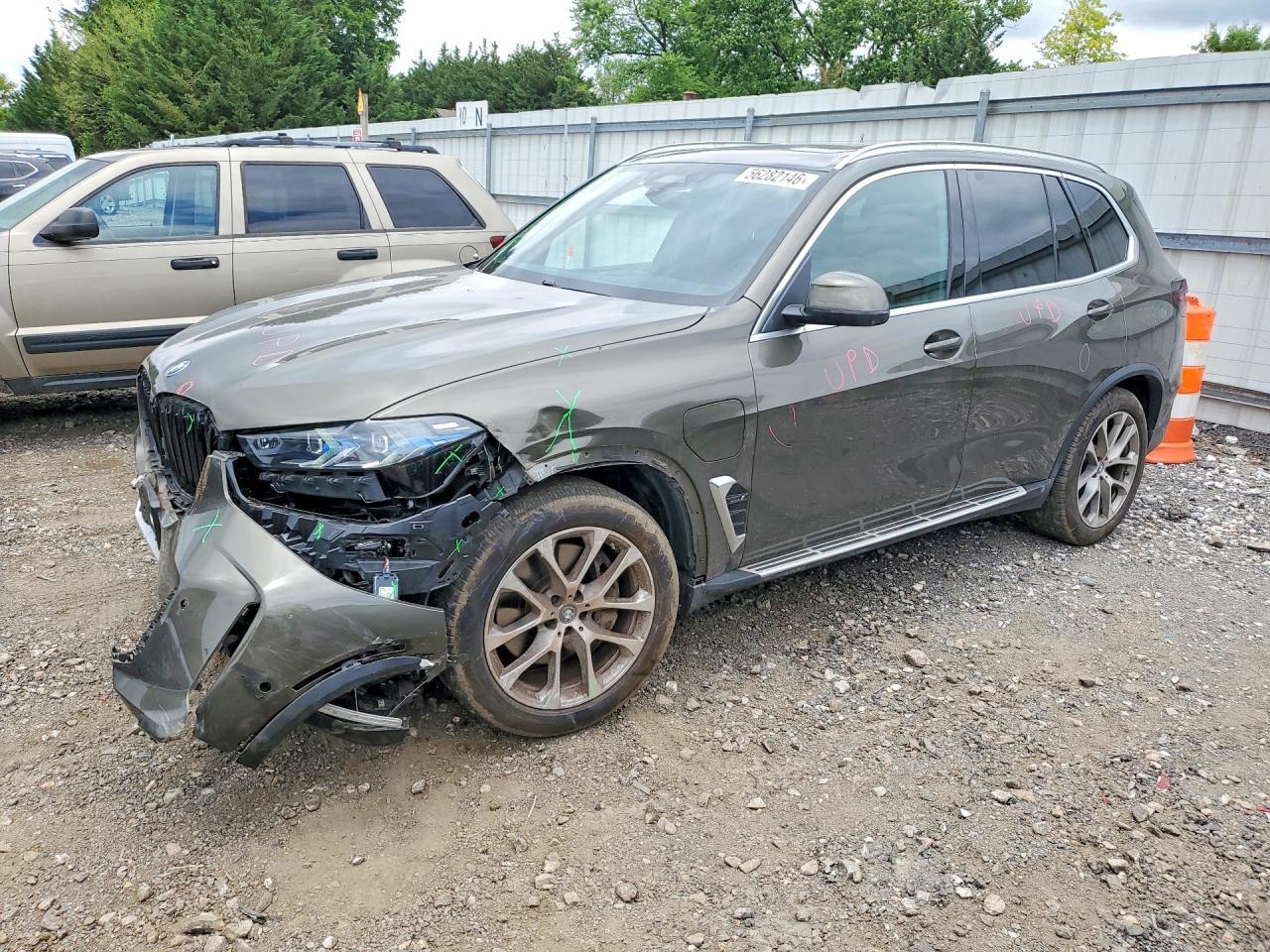 2024 BMW X5 xDrive50E - zdjęcie główne