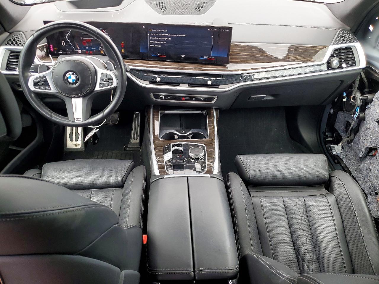 2023 BMW X7 xDrive40I - zdjęcie 8