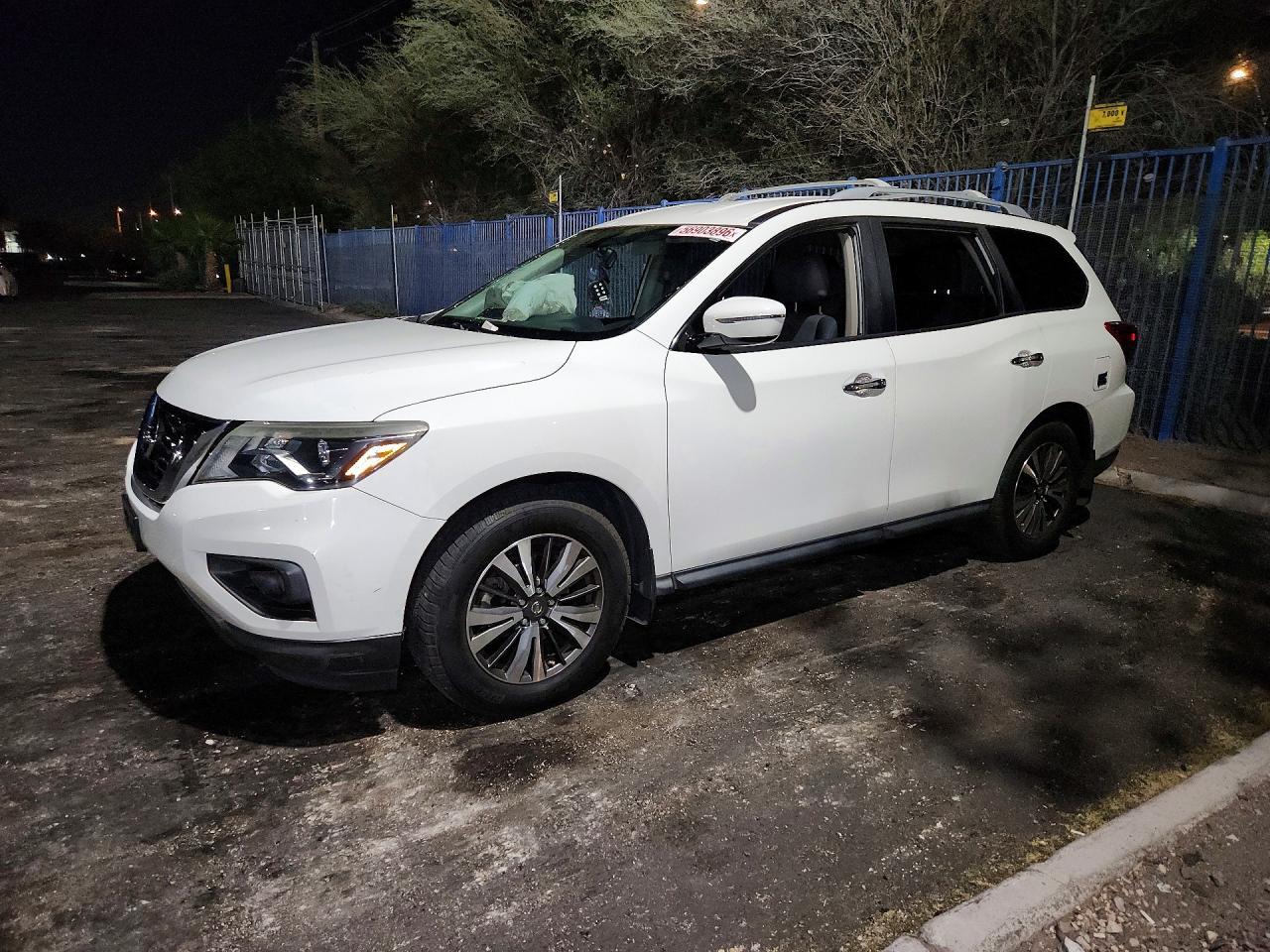 2017 Nissan Pathfinder Sv - zdjęcie główne