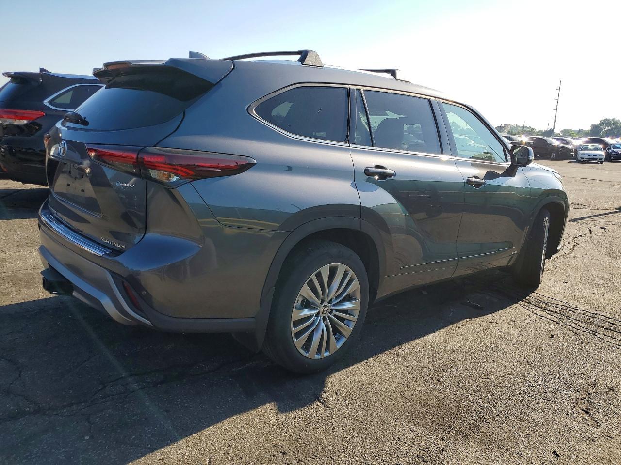 2025 Toyota Highlander Hybrid Platinum - zdjęcie 3