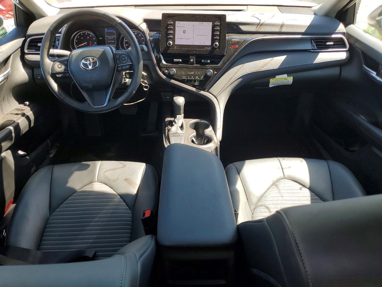 2024 Toyota Camry Se - zdjęcie 8