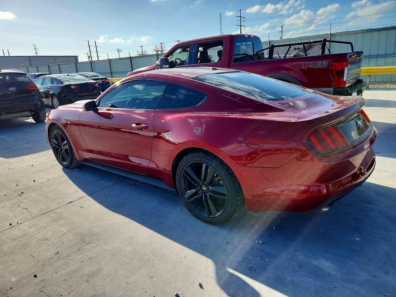 2016 Ford Mustang - zdjęcie 2