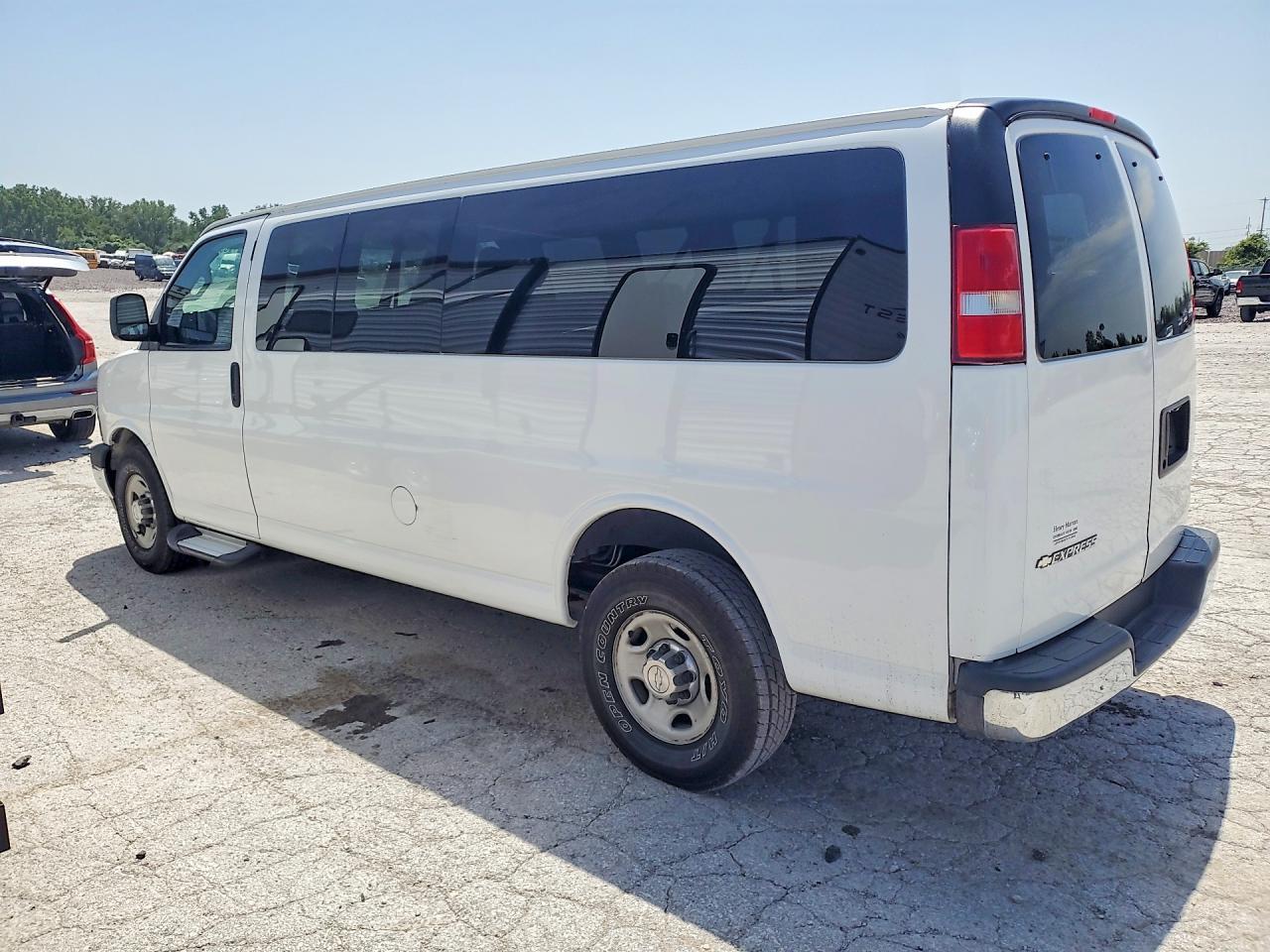 2017 Chevrolet Express G3500 Lt - zdjęcie 2