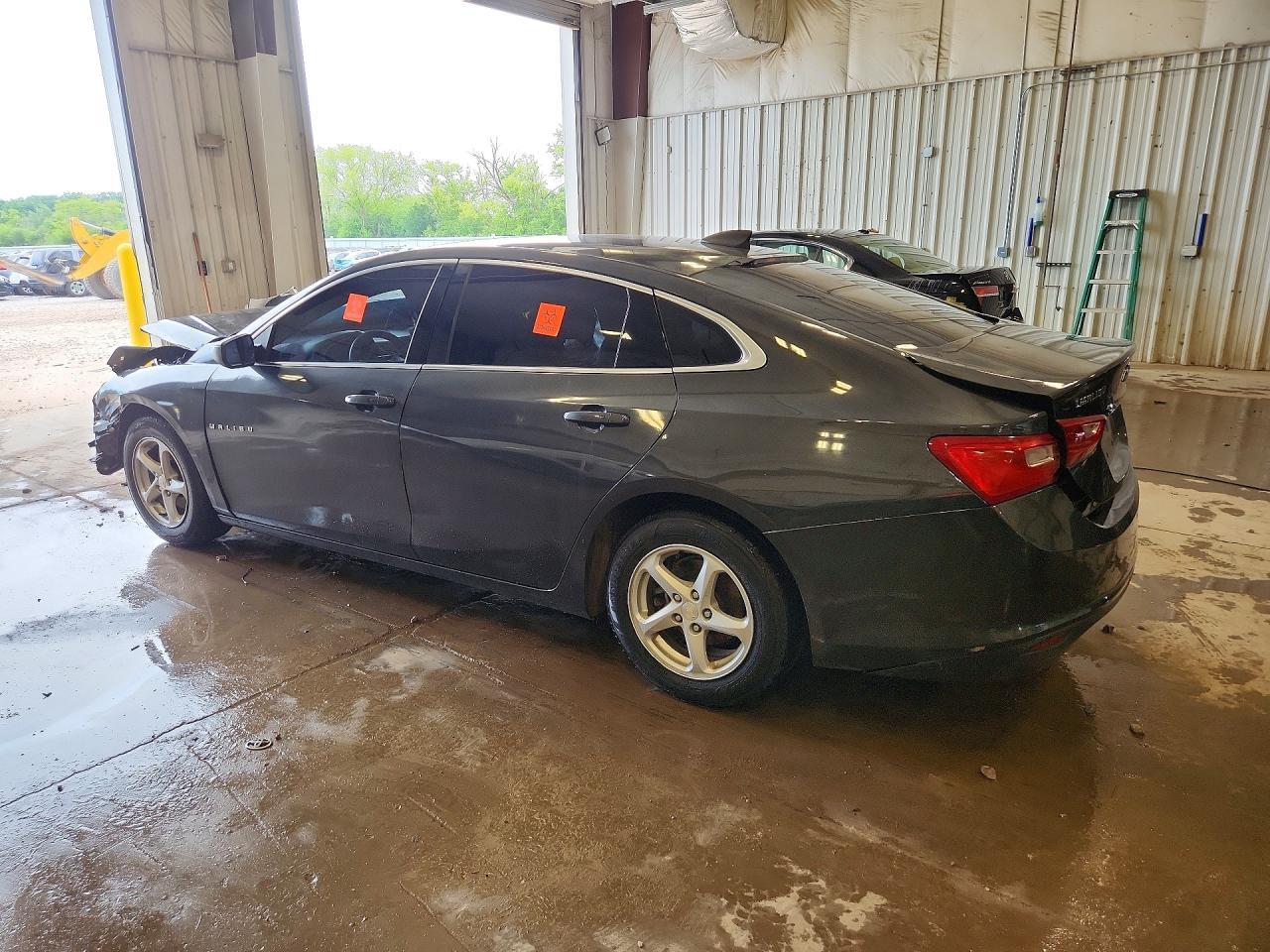2017 Chevrolet Malibu Ls - zdjęcie 2