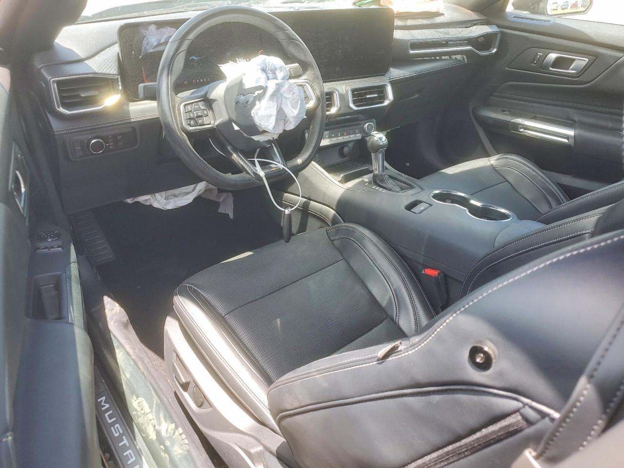 2024 Ford Mustang - zdjęcie 8