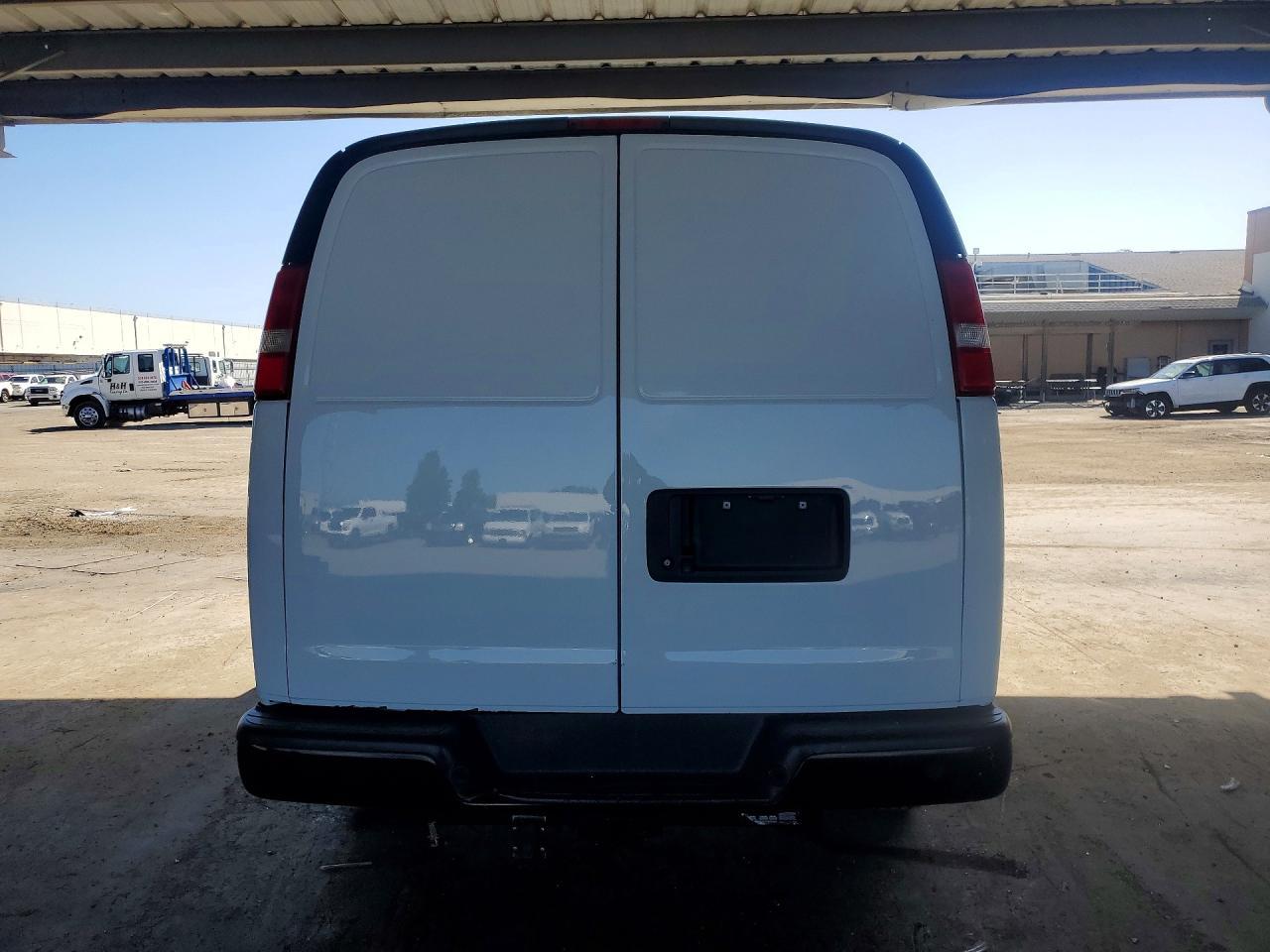 2021 Chevrolet Express G2500 - zdjęcie 6