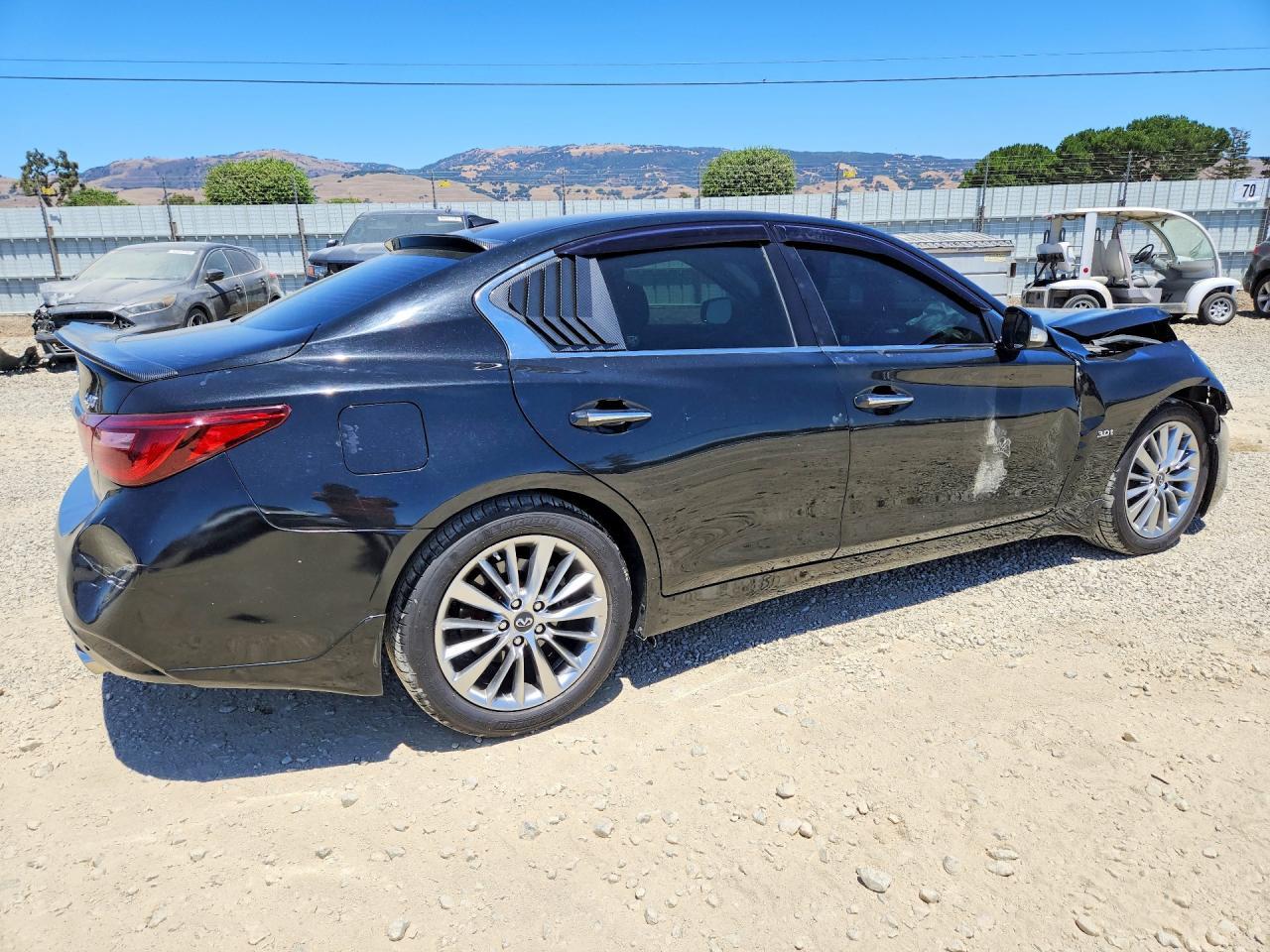 2018 Infiniti Q50 3.0T Luxe - zdjęcie 3