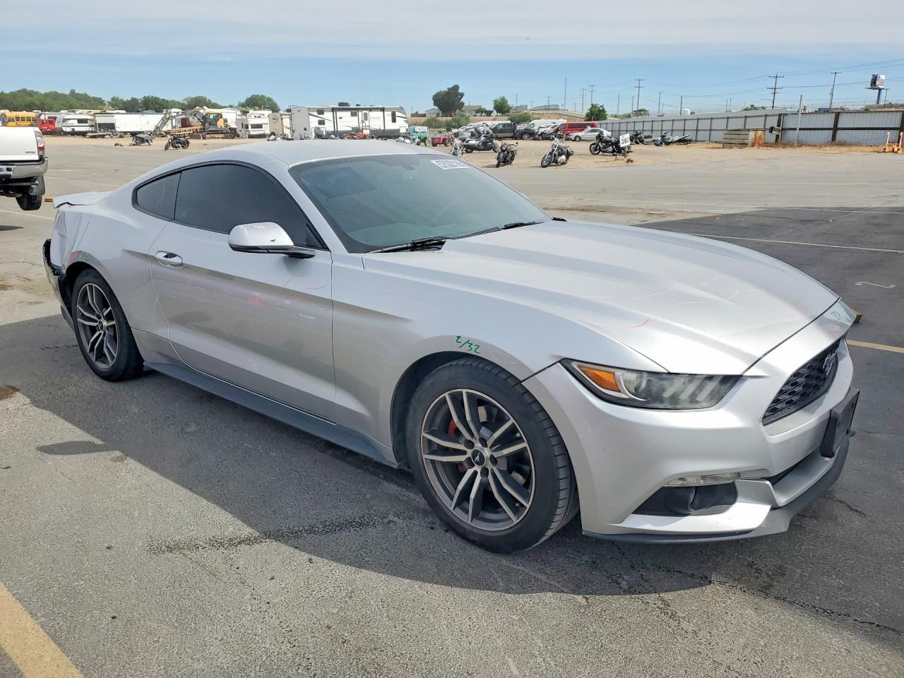 2016 Ford Mustang - zdjęcie 4