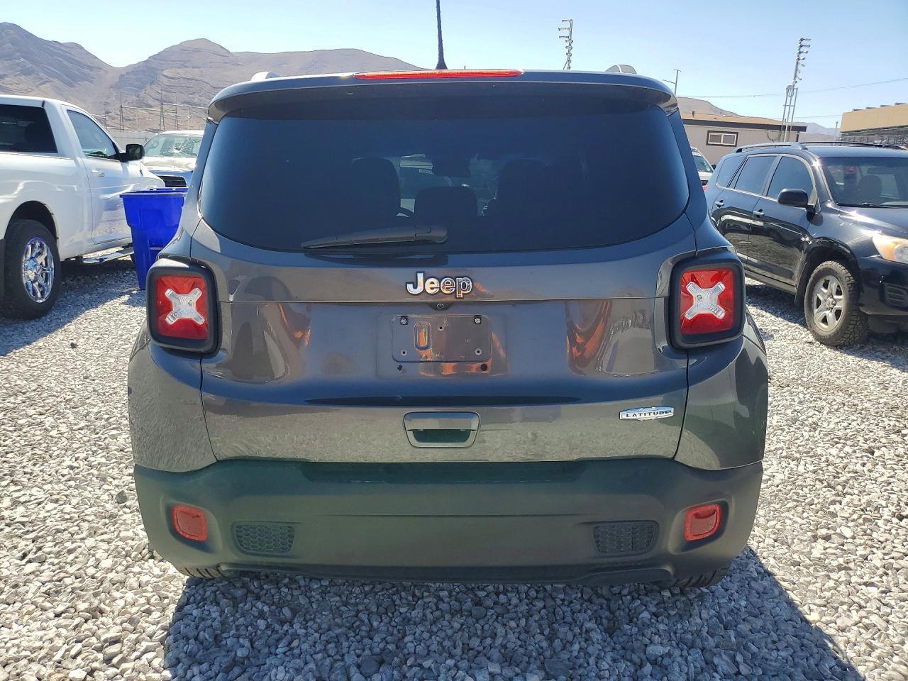 2021 Jeep Renegade Latitude - zdjęcie 6