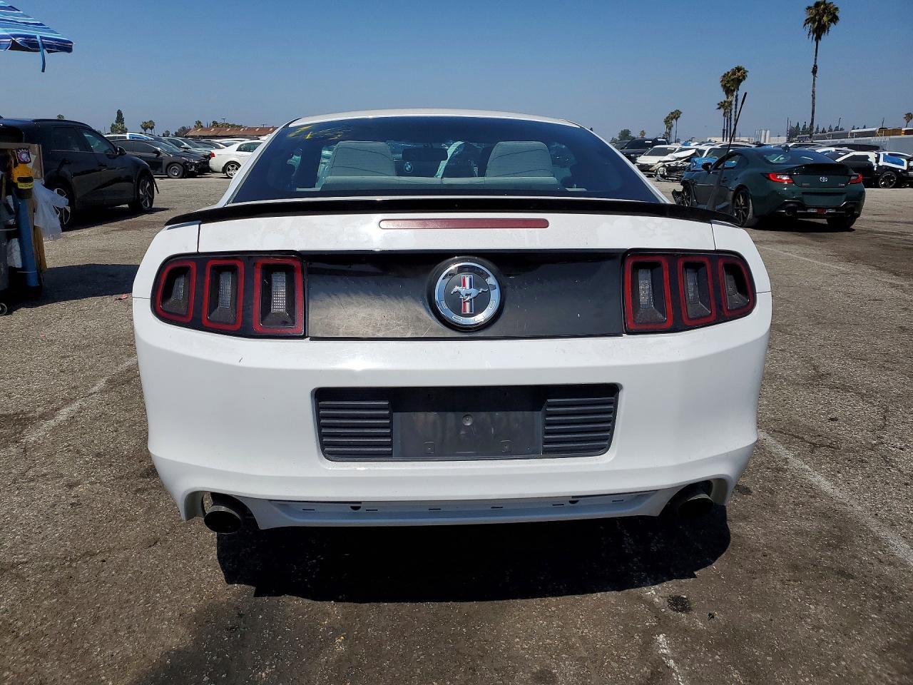 2014 Ford Mustang - zdjęcie 6