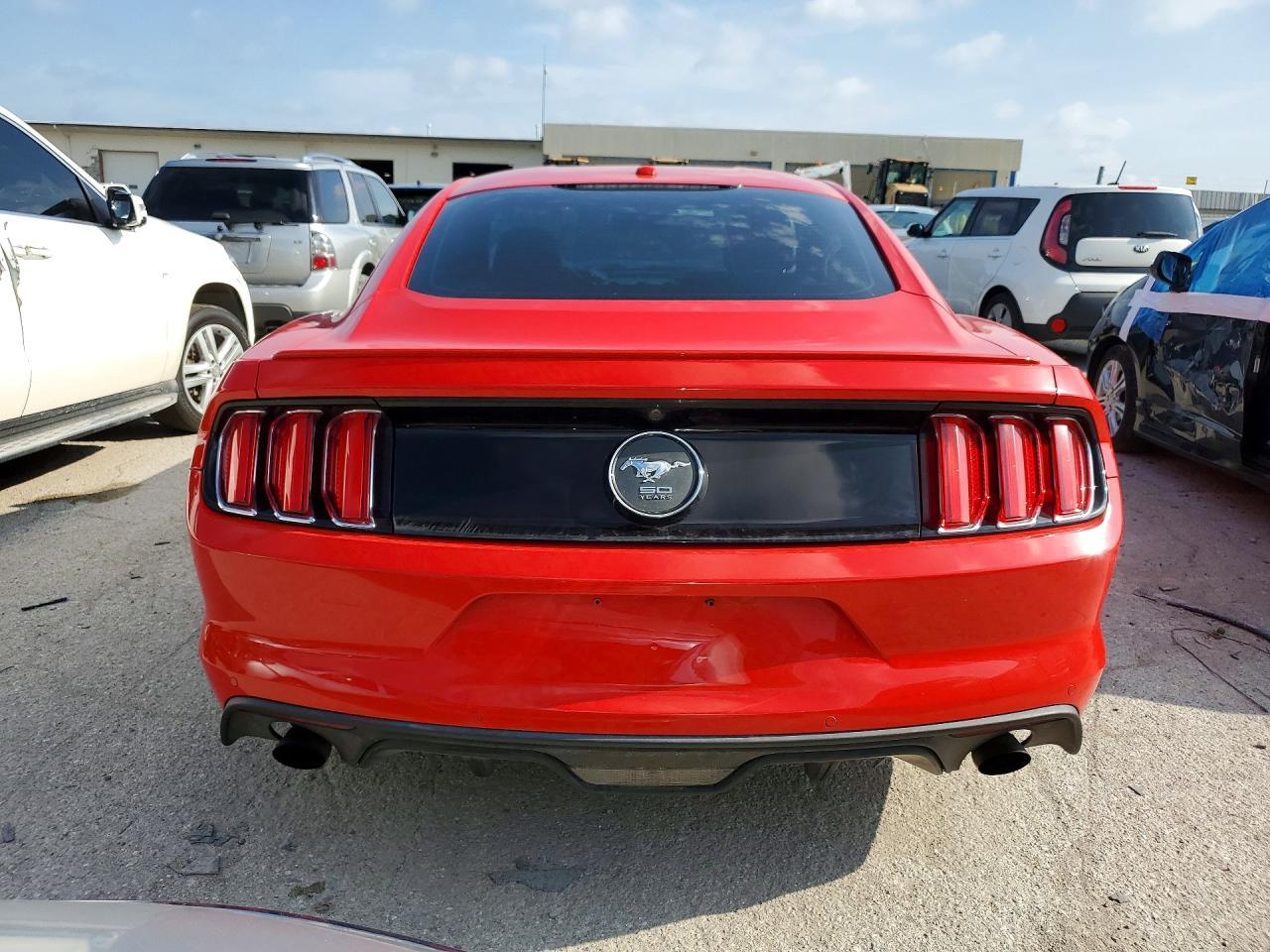 2015 Ford Mustang - zdjęcie 6