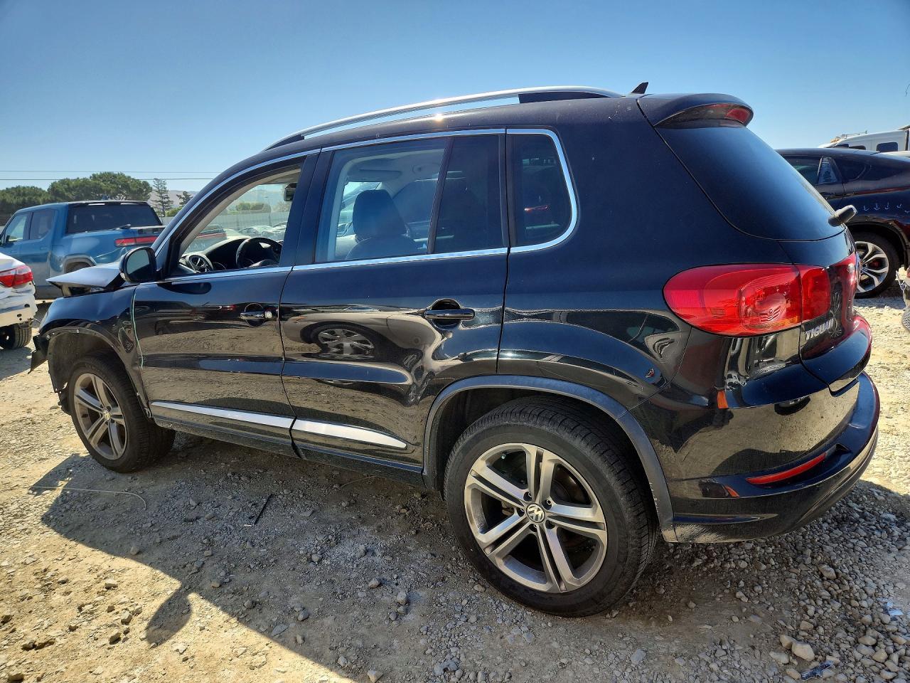 2017 Volkswagen Tiguan Sport - zdjęcie 2