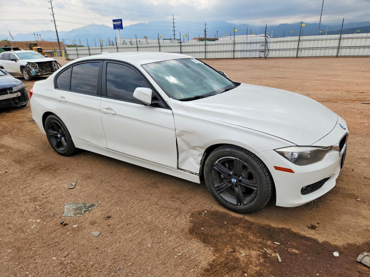 2014 BMW 320 I xDrive - zdjęcie 4