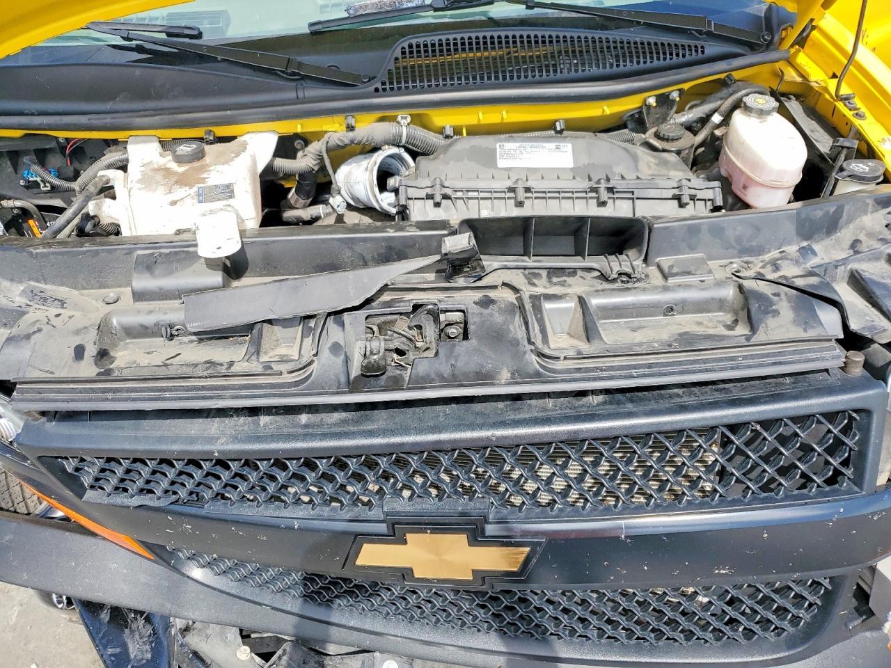 2024 Chevrolet Express G2500 - zdjęcie 11