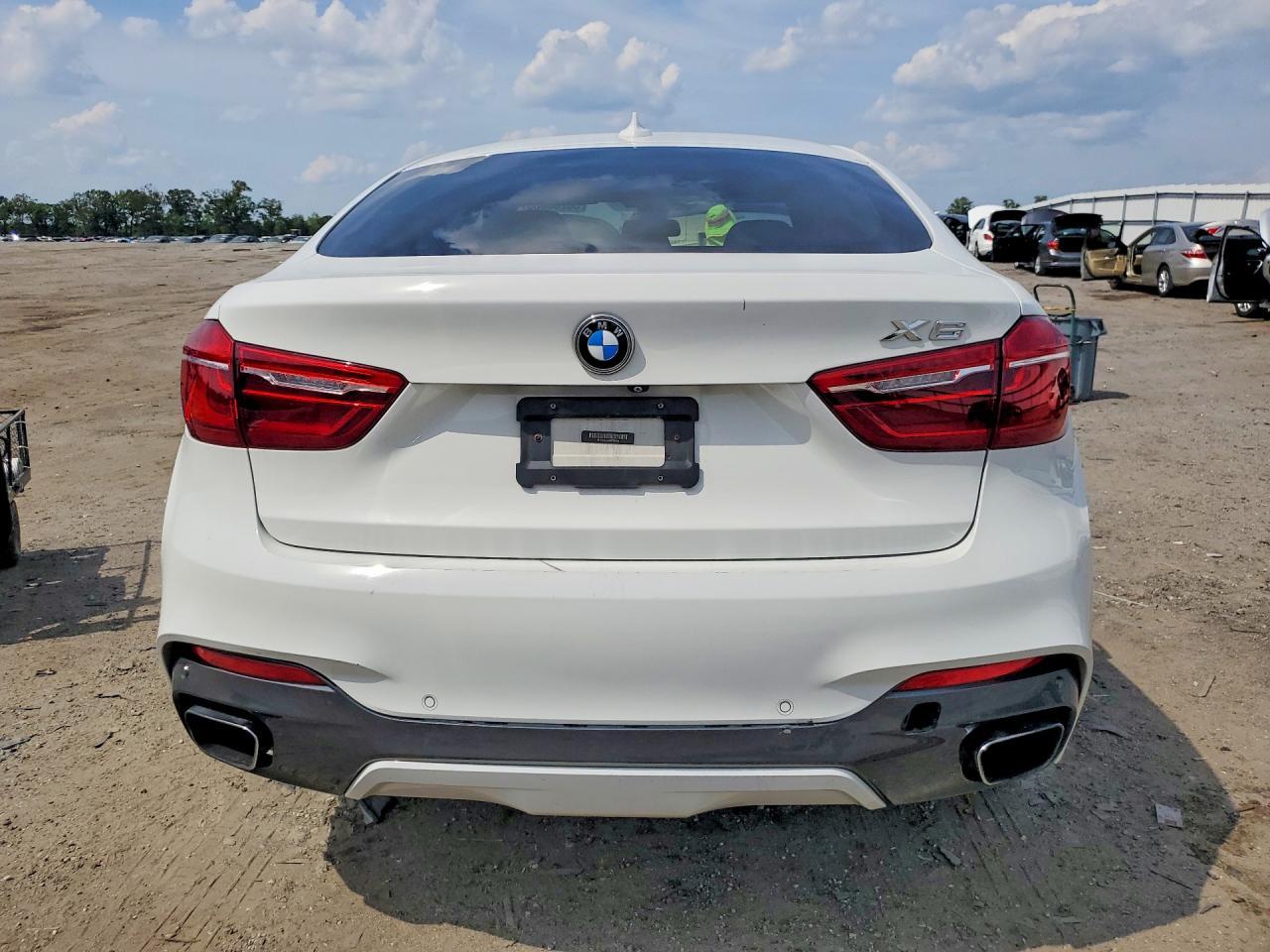 2015 BMW X6 xDrive50I - zdjęcie 6