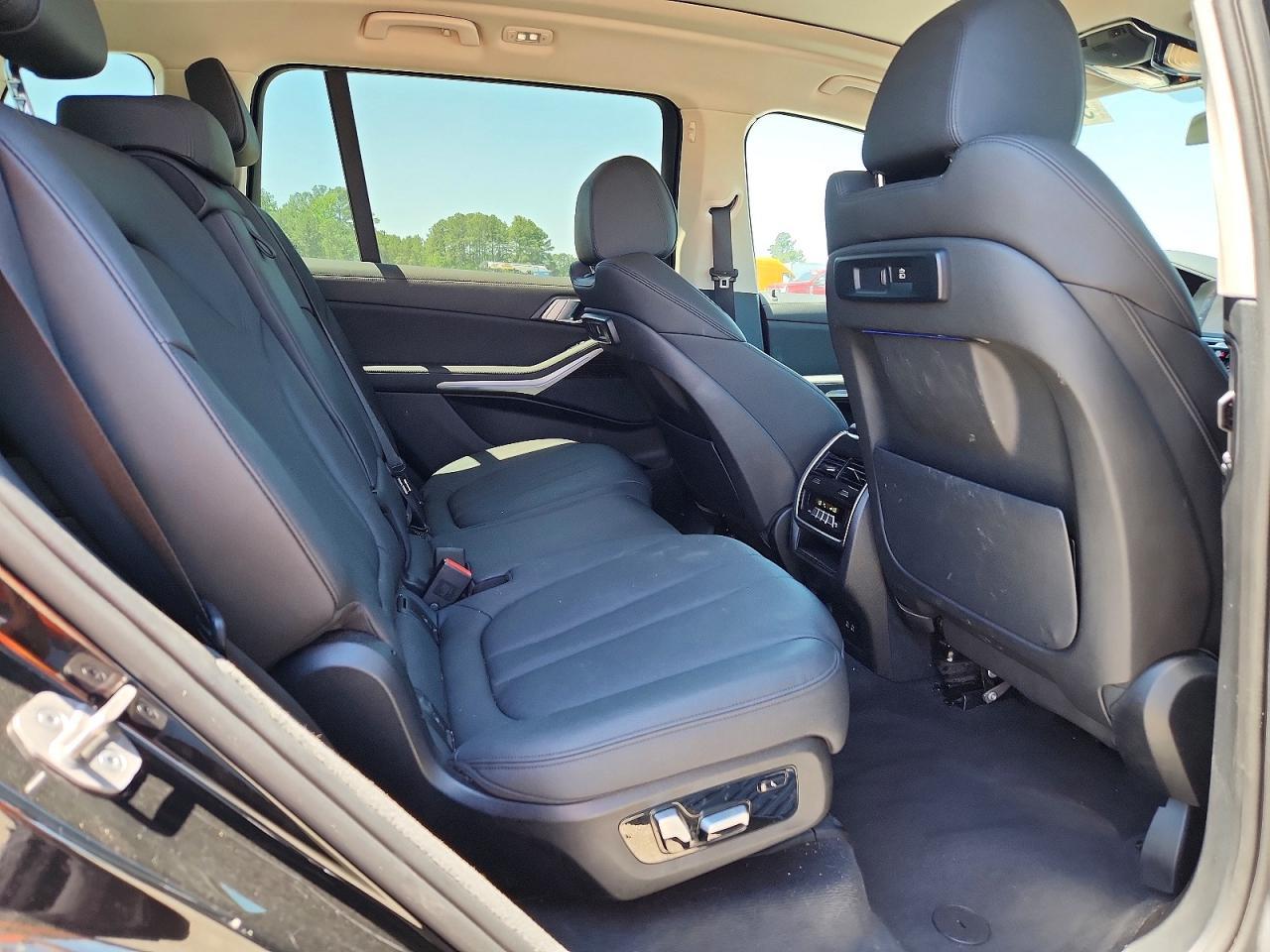 2021 BMW X7 xDrive40I - zdjęcie 11