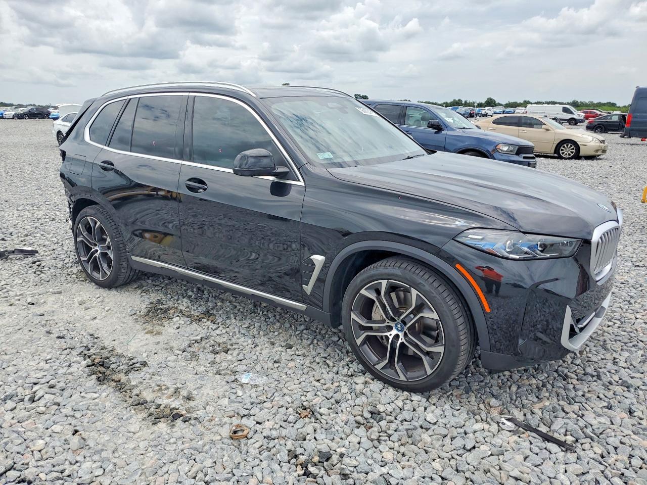 2025 BMW X5 xDrive50E - zdjęcie 4